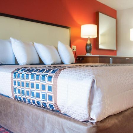 Spencer Inn & Suites Dış mekan fotoğraf